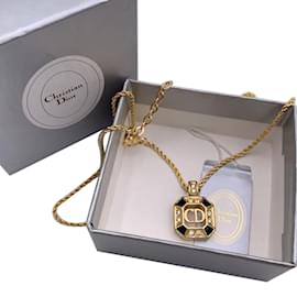 Christian Dior-Collier chaîne à pendentif carré CD en métal doré vintage-Doré