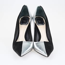 Christian Dior-De color negro/Zapatos de tacón plateados con punta en punta-Negro