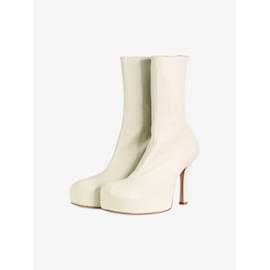 Bottega Veneta-Cream concealed platform leather ankle boots - size EU 37.5-Cream