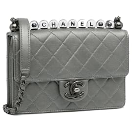 Chanel-Chanel Aba de pele de cordeiro com pérolas médias chiques prateadas-Prata