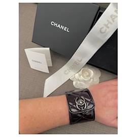 Chanel-Pulseira Chanel CC-Preto