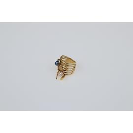 Louis Vuitton-Anillo con dije de monograma y perla dorada-Dorado