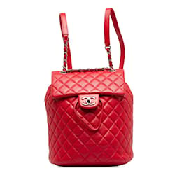 Chanel-CC-Rucksack aus gestepptem Leder mit Kette-Rot