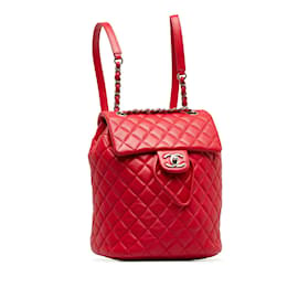 Chanel-CC-Rucksack aus gestepptem Leder mit Kette-Rot