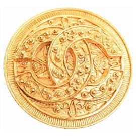 Chanel-Chanel 94Un broche CC bizantino de oro con medallón redondo-Gold hardware