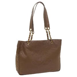 Bolsa de ombro com corrente CHANEL Couro envernizado Marrom CC Auth bs9580 Marrom