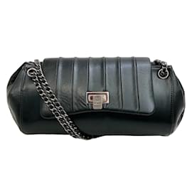 Chanel-Chanel 2002-2003 Bolsa de couro de pele de cordeiro preta com aba plissada-Preto