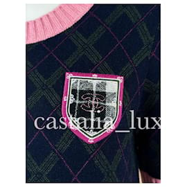 Chanel-Nuovo abito in tartan di cashmere con patch CC-Multicolore