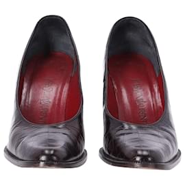 Saint Laurent-Zapatos de tacón con relieve de cocodrilo Saint Laurent en cuero negro-Negro