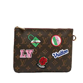 Louis Vuitton-Pochete Ciudad Monograma Louis Vuitton Colección Patches M63447 en Excelente Estado-Castaño