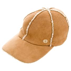 Chanel-Chanel par Karl Lagerfeld pour casquette-Camel