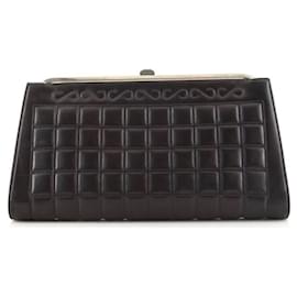 Chanel-Bolsa Chanel em barra de chocolate acolchoada preta em pele de cordeiro preta-Preto,Hardware prateado