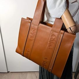 Chloé-Bolsa tote média amadeirada em couro marrom-Marrom