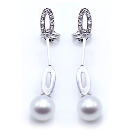 Autre Marque Pendientes largos en Oro blanco y perlas Blanco