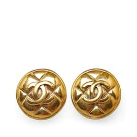 Chanel-Pendientes de clip acolchados CC-Dorado