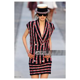 Chanel-Seltenes Kleid mit Juwelenknöpfen an der französischen Riviera-Mehrfarben