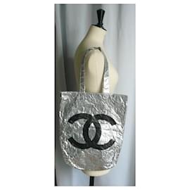 Chanel-CHANEL Crinkled silver bag very good condition Tote bag-Silvery