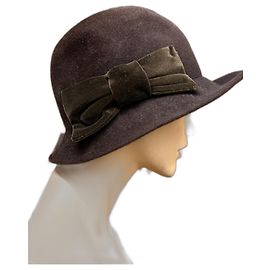 Autre Marque House H.T.B Manufactur Brown Felt Hat with Velvet Bow Dark brown