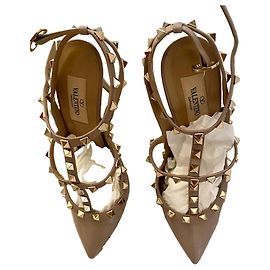 Valentino Garavani Escarpins Rockstud Valentino Beige