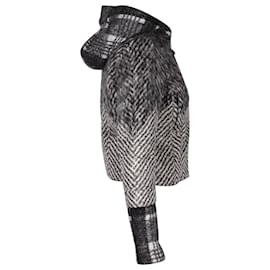 Chanel-Jaqueta Chanel com capuz em poliéster preto-Outro