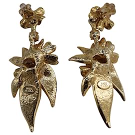 Oscar de la Renta-Oscar de la Renta Floral Drop Clip-On Earrings in Gold-tone Metal-Golden
