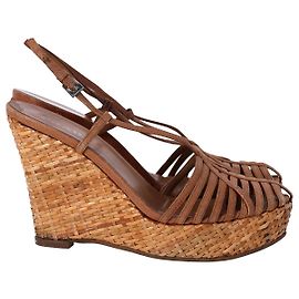 Sandales compensées en paille à plateforme Prada en cuir marron Marron