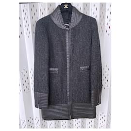 Chanel-Tweed-Mantel mit Lederdetails / Jacke-Schwarz