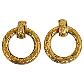 Chanel-Boucles d'oreilles à clip créoles dorées Chanel-Doré