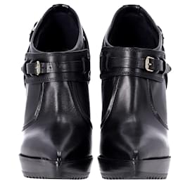 Burberry-Burberry Moto Ankle Booties in Black Leather-Black