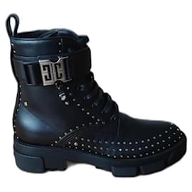 Givenchy-GIVENCHY LEATHER TERRA BOOTS WITH BUCKLE 4g-Black