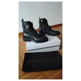 Givenchy-GIVENCHY LEATHER TERRA BOOTS WITH BUCKLE 4g-Black