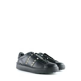 Second hand Valentino Garavani Sneakers Joli Closet