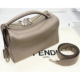 Fendi-Sac à bandoulière en cuir 8BL137-Marron