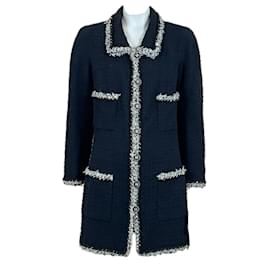 Chanel-9K$ Nova jaqueta de tweed com acabamento em corrente metálica-Multicor