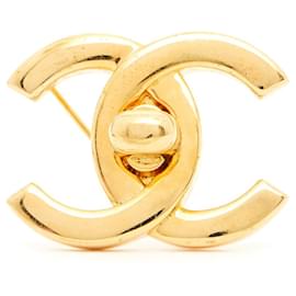 Chanel-96P Spilla CC dorata con chiusura girevole-D'oro