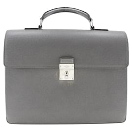 Louis Vuitton-Louis Vuitton Taiga Neo Robusto  2 Leder Businesstasche M32657 in gutem Zustand-Grau