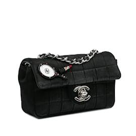 Chanel-Bolsa preta com aba Chanel Extra Mini Satin Choco Bar Charms-Preto