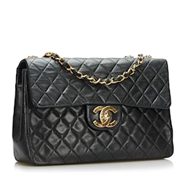 Chanel-Borsa a tracolla maxi patta singola nera Chanel Jumbo classica in pelle di agnello-Nero