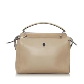 Hellbraune mittelgroße DotCom-Ledertasche von Fendi Kamel