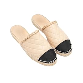 Chanel-Hellbraune und schwarze Chanel Cap-Toe-gesteppte Espadrille-Pantoletten, Größe 36-Kamel