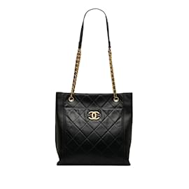 Chanel-Schwarze Chanel CC-Einkaufstasche aus Kalbsleder mit Vordertasche-Schwarz