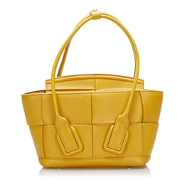 Bottega Veneta-Bolso satchel Bottega Veneta Intrecciato Mini Arco amarillo-Amarillo