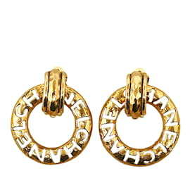 Chanel-Boucles d'oreilles à clip avec bague à logo découpé vintage Chanel dorées-Doré
