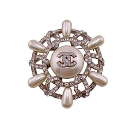 Luxury Fashion Pearl Flower Metal Key Brooch Women Men