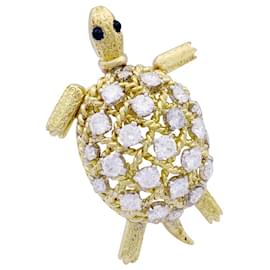 Cartier-Vintage Cartier brooch, "Tortoise", Yellow gold and diamonds.-Other