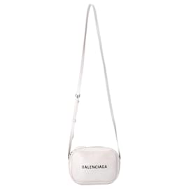 Balenciaga-Balenciaga XS Everyday Camera Bag in White Leather-White