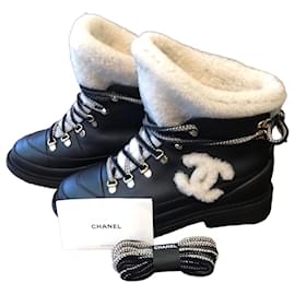Chanel-Chanel 2019 Botas de neve para tornozelo de couro CC Shearling UE 38.5-Preto,Branco,Cinza