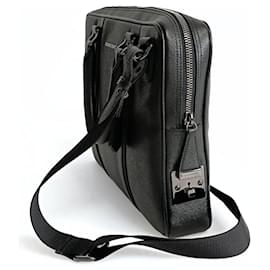 Burberry-Burberry Business shoulder bag in black leather-Black