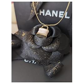 Chanel-CC B18P Logo Rosa Lucchetto Smalto Collana RARA scatola scontrino-Rosa
