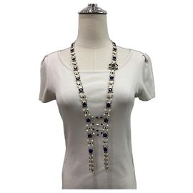 Chanel CC A19Etichetta con collana di perle blu e cristalli con logo C Blu